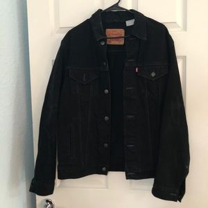 Levi denim jacket (size L)